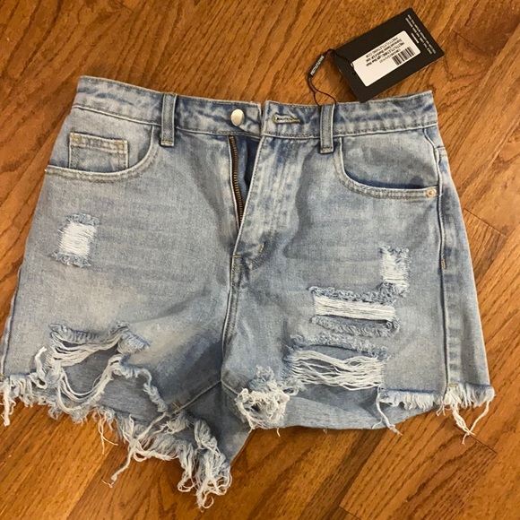 Pretty Little Thing Jean shorts - Picture 1 of 3